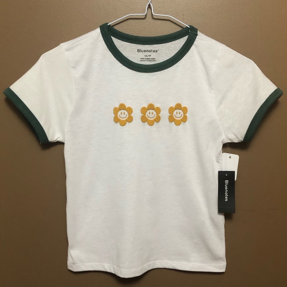 NEW Bluenotes Ring Tee with Yellow Flowers
